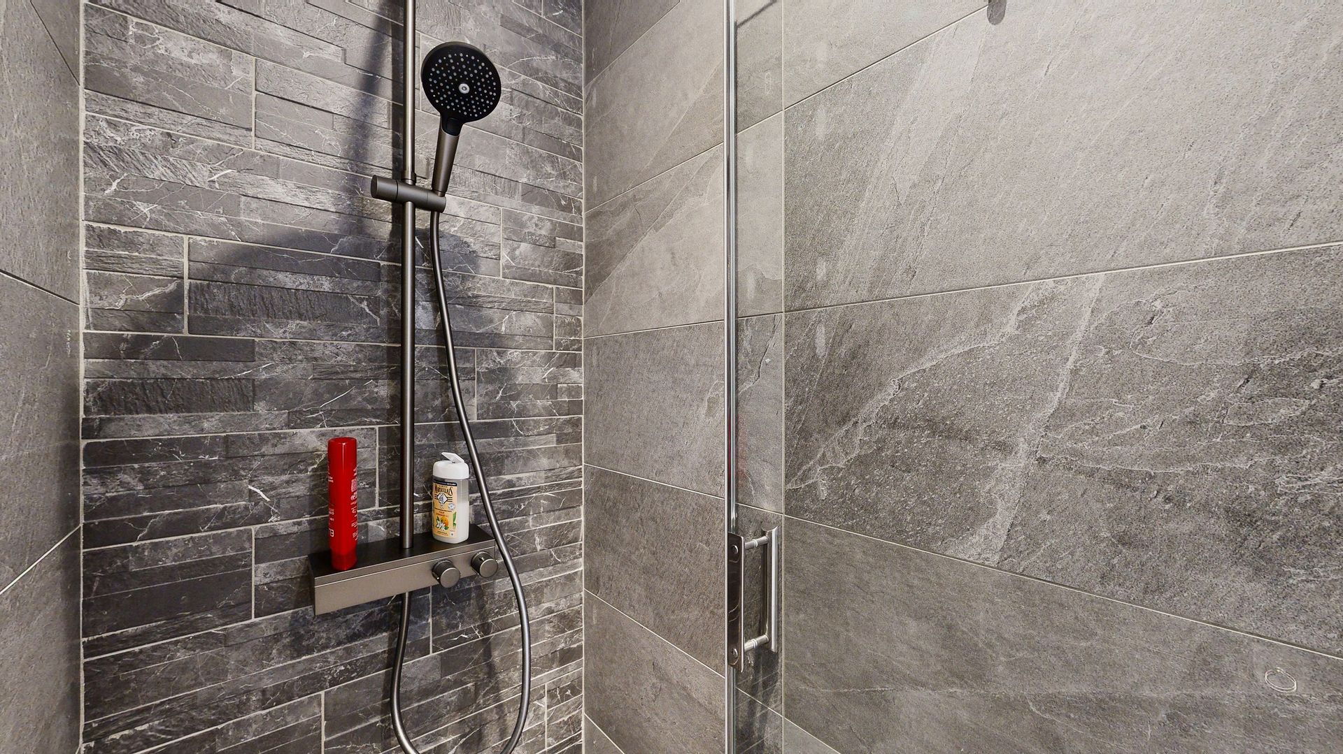 Douche a l'italienne chalet de luxe montagne Paradiski