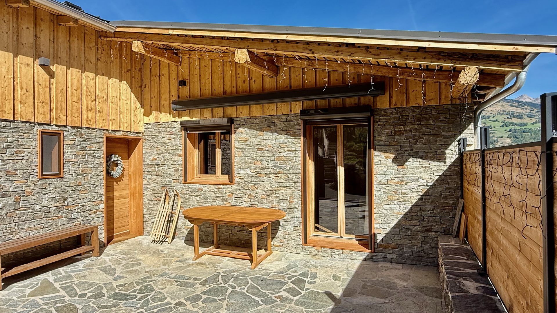 Terrasse chalet avec jacuzzi privatif et vue montagne - Paradiski Les Coches